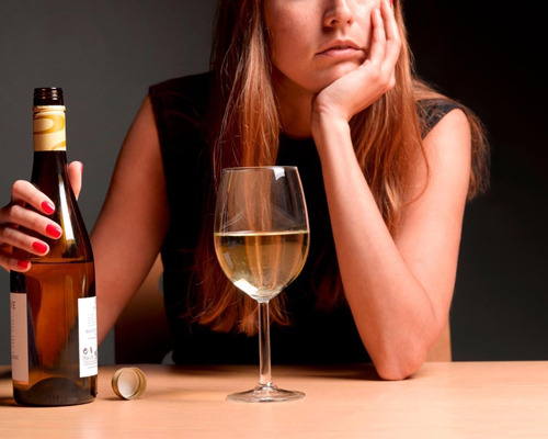 Анонимное лечение женского алкоголизма в Боровичах